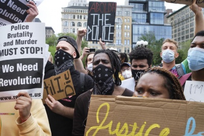 У США тривають масові протести через загибель афроамериканця 