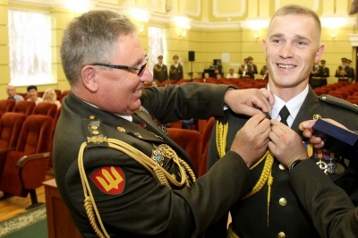 Буковинців запрошують здобути офіцерське звання за один рік