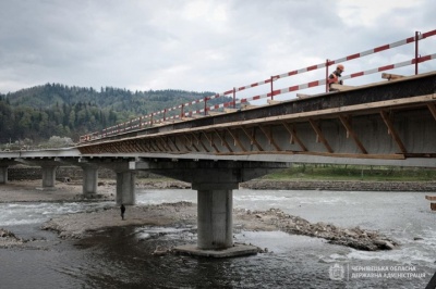 Міст у Розтоках обіцяють завершити до Дня незалежності