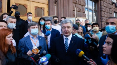 Порошенко заявив, що Генпрокурор не вручила йому підозру