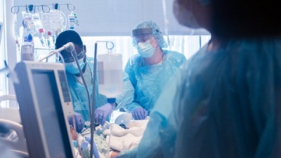 COVID-19 повністю знищив легені 20-річної пацієнтки: їй зробили пересадку