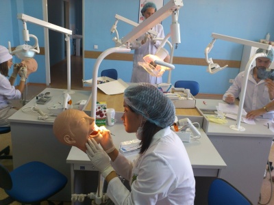 Вивчитися на стоматолога за 200 тисяч гривень, на лікаря –  за 230 тисяч гривень: БДМУ оприлюднив ціни на навчання
