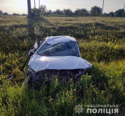 На Буковині авто "злетіло" в кювет та перекинулося, потерпілу госпіталізували На Буковині авто "злетіло" в кювет та перекинулося, потерпілу госпіталізували