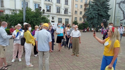 «Бужанського нам підкинула Росія»: у Чернівцях жителі вийшли на акцію на підтримку української мови