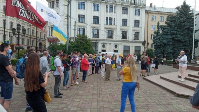 «Бужанського нам підкинула Росія»: у Чернівцях жителі вийшли на акцію на підтримку української мови