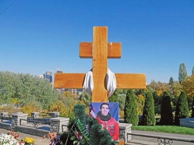 Зеленський пообіцяв встановити пам'ятник на могилі Каденюка до кінця осені