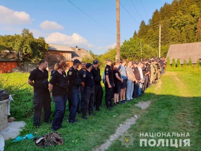 Поліція розшукала 1,5-річну дитину на Буковині: хлопчик вирушив у гори
