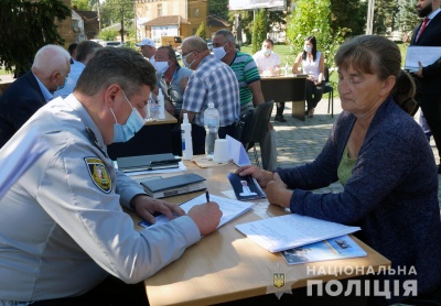 В Глибоцькому районі поліцейські провели виїзний прийом жителів