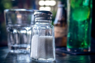 Зловживання сіллю і відмова від неї є небезпечними для організму
