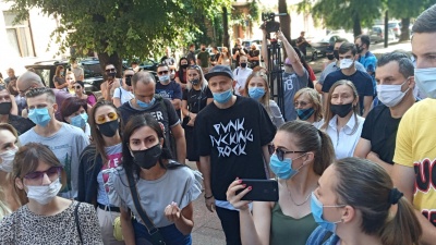 "У вас немає совісті!": у Чернівцях підприємці вийшли на мирний протест