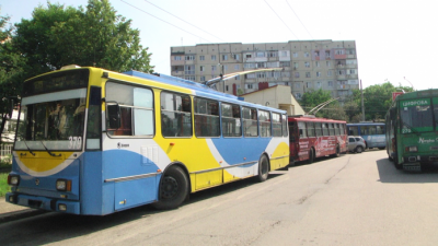 Чернівці у "червоній" зоні": у місті не їздять маршрутки та тролейбуси
