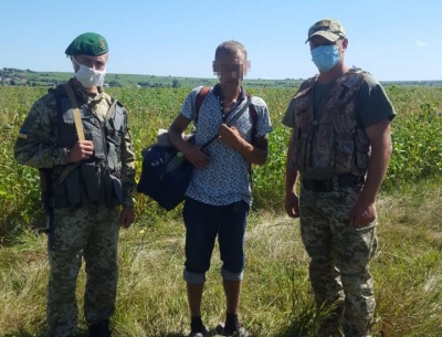 На Буковині прикордонники затримали іноземця, який намагався незаконно перетнути кордон