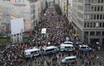 У Берліні влаштували масштабний протест через карантин