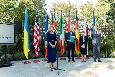У бездоганній сукні: Олена Зеленська підкорила образом на офіційному заході – фото