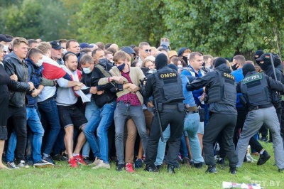 Протести у Білорусі.  Мінську масові затримання протестувальників- відео