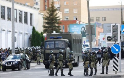 Протести у Білорусі. У Мінську ОМОН почав затримувати демонстрантів - відео