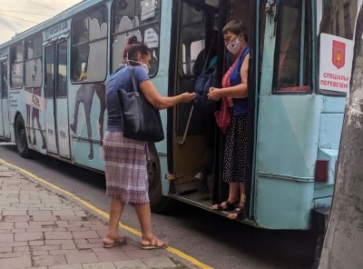 У Чернівцях завтра планують відновити пільги у тролейбусах