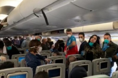 Чоловіка з дружиною зняли з рейсу Київ-Анталія за відмову надіти маску