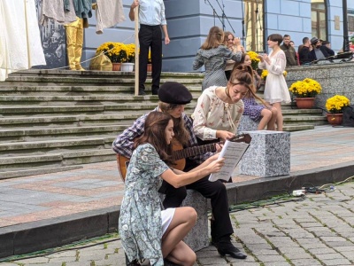 Із оркестром і театром: у Чернівцях офіційно розпочали святкування Дня міста - фото