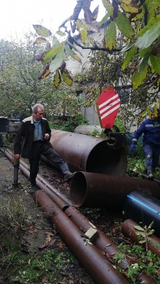 Потрібно замінити 5 метрів труби: у водоканалі ремонтують складну ділянку прориву у Чернівцях 