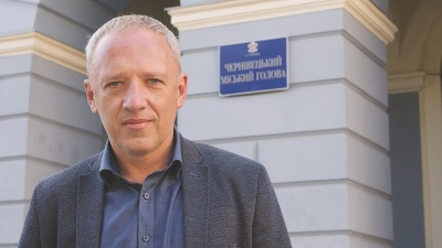 Роман КЛІЧУК: місту потрібен жорсткий системний менеджер, а не завжди усміхнений «весільний генерал»*