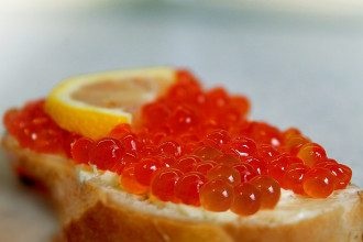 Як обрати червону ікру та який продукт не можна купувати: поради експертки Як обрати червону ікру та який продукт не можна купувати: поради експертки