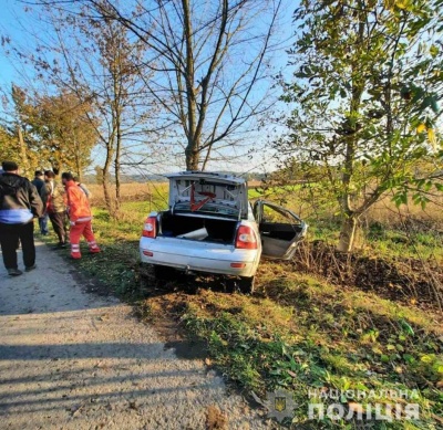 В’їхав у дерево: на Буковині у ДТП загинув чоловік