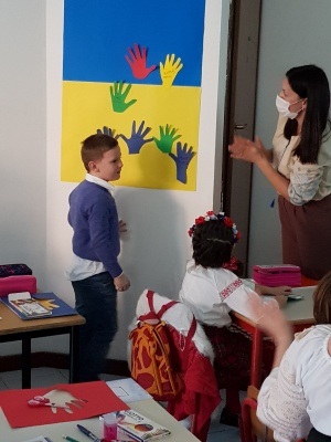«Щоби діти знали свою мову»: буковинки у Мілані відкрили суботню школу 