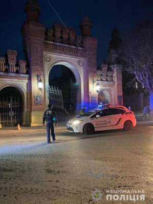 ДТП у Чернівецькому університеті: водію легковика «світить» до трьох років обмеження волі