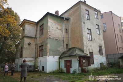 У Чернівцях руйнується приміщення шкірвендиспансеру: в оренду ніхто не бере