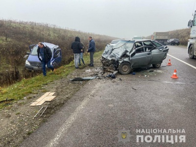 На об'їзній дорозі Чернівців - потрійна ДТП: серед постраждалих - немовля