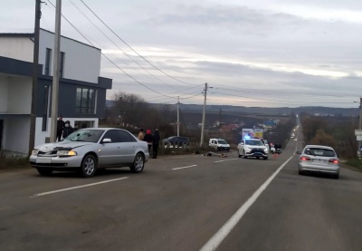 Смертельна ДТП на Буковині: легковик збив жінку, яка вийшла на дорогу – фото