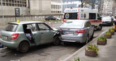 У Києві таксист заснув за кермом: у ДТП загинула пасажирка