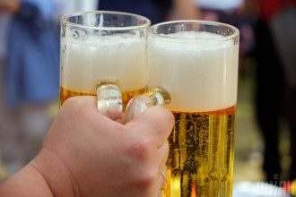 Вчені знайшли незвичайний зв'язок між пивом і парацетамолом Вчені знайшли незвичайний зв'язок між пивом і парацетамолом