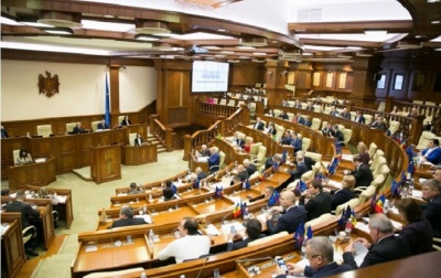 Парламент Молдови схвалив зміни до статусу російської мови та програм росТБ