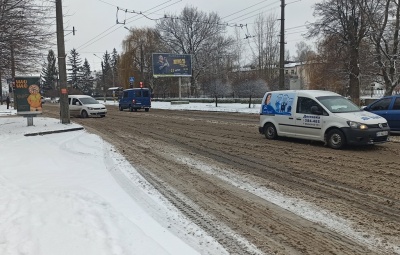 У Чернівцях комунальники розчищають вулиці від снігу в цілодобовому режимі, – Сірман