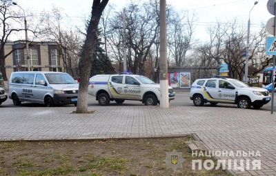 У Маріуполі чоловік захопив заручників. Зловмисник погрожував підірвати відділення банку