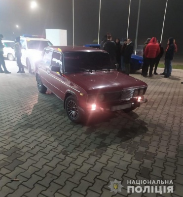 На Буковині п'яний хлопець викрав "Жигулі"