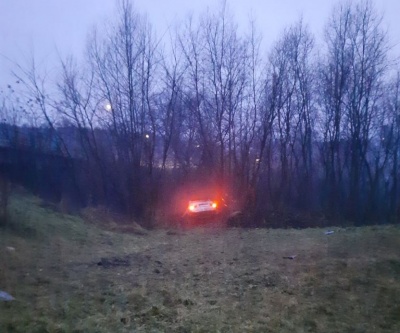 ДТП на Буковині: позашляховик зіштовхнувся із підводою - фото