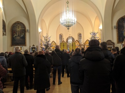 Свята літургія: у Чернівцях католики та греко-католики святкують Різдво - фото