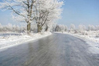 Сильний вітер і ожеледь. Рятувальники попередили про погіршення погоди в Україні