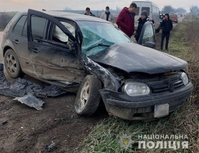 ДТП на Буковині: водій мікроавтобуса протаранив легковик, є потерпілі