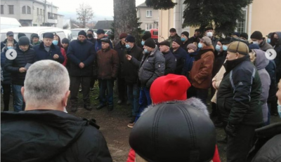 Село на Буковині повстало проти подорожчання газу: люди перекривали міжнародну трасу – фото