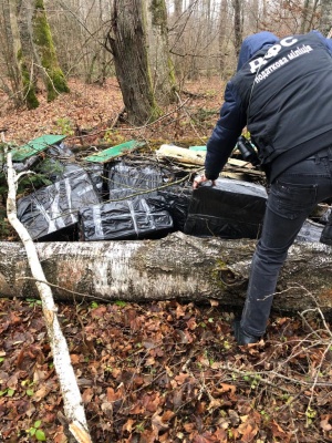 На Буковині податкові міліціонери вилучили цигарок на понад півмільйона гривень