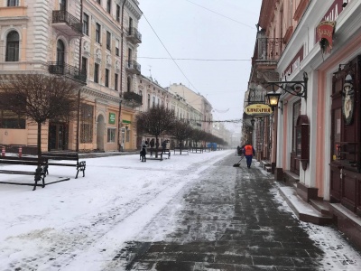 До Чернівців нарешті прийшла зима - фото