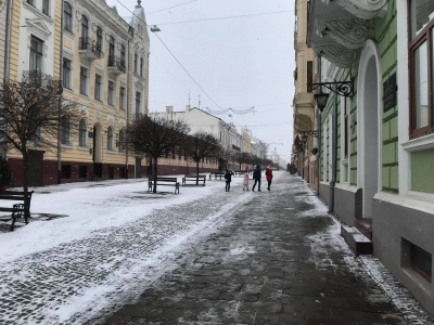 До Чернівців нарешті прийшла зима - фото