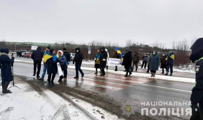 "Тарифний протест" на Буковині продовжується: люди знову перекрили міжнародну трасу