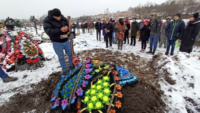 У Чернівцях попрощалися з рок-музикантом Віталієм Сандулом - фото