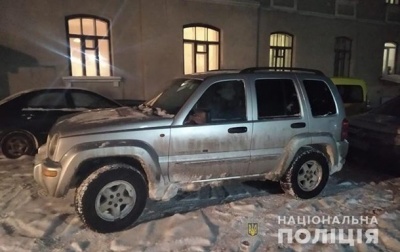 Врізався у дерево: юнак загинув під час катання на санчатах, прив’язаних до авто