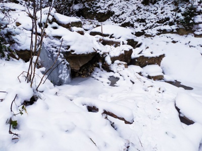 «Неймовірна краса!»: чернівчанка сфотографувала замерзлі Смугарські водоспади - фото, відео